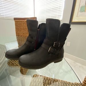 NEW!!! Woman’s UGG Waterproof Boots. NEW!!!